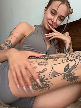 Snapshot of enjoy_my_beauty chatting on July 1, 6:48 am enjoy my beauty online show from July 1, 6:48 am