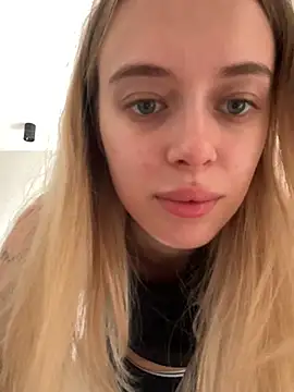 Snapshot of enjoy_my_beauty chatting on July 21, 6:27 am enjoy my beauty online show from July 21, 6:27 am