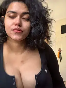 Snapshot of Curvydesifromgermany chatting on March 5, 12:11 pm Curvydesifromgermany online show from March 5, 12:11 pm