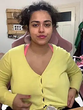 Snapshot of Curvydesifromgermany chatting on November 4, 1:21 pm Curvydesifromgermany online show from November 4, 1:21 pm