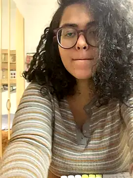 Snapshot of Curvydesifromgermany chatting on December 5, 3:20 pm Curvydesifromgermany online show from December 5, 3:20 pm