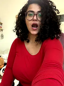 Snapshot of Curvydesifromgermany chatting on December 15, 2:54 pm Curvydesifromgermany online show from December 15, 2:54 pm