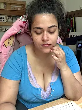 Snapshot of Curvydesifromgermany chatting on June 2, 10:39 am Curvydesifromgermany online show from June 2, 10:39 am