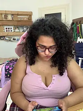 Snapshot of Curvydesifromgermany chatting on June 9, 2:28 pm Curvydesifromgermany online show from June 9, 2:28 pm