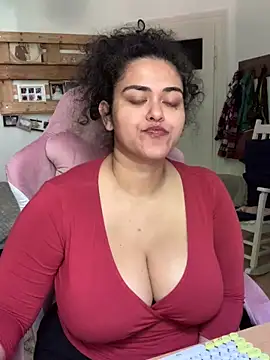 Snapshot of Curvydesifromgermany chatting on June 11, 2:15 pm Curvydesifromgermany online show from June 11, 2:15 pm