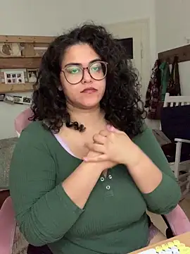 Snapshot of Curvydesifromgermany chatting on June 15, 12:40 pm Curvydesifromgermany online show from June 15, 12:40 pm