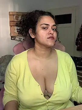 Snapshot of Curvydesifromgermany chatting on June 19, 3:27 pm Curvydesifromgermany online show from June 19, 3:27 pm