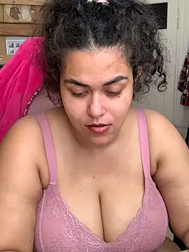 Snapshot of Curvydesifromgermany chatting on June 26, 9:03 am Curvydesifromgermany online show from June 26, 9:03 am