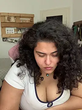 Snapshot of Curvydesifromgermany chatting on July 9, 1:37 pm Curvydesifromgermany online show from July 9, 1:37 pm