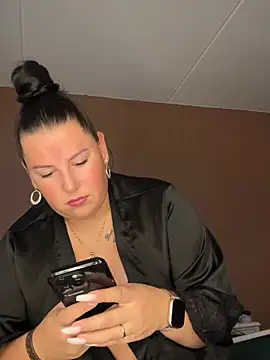 Snapshot of xlinastarrx chatting on April 15, 5:47 am xlinastarrx online show from April 15, 5:47 am