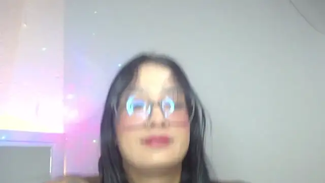 Snapshot of mariiana-diaz chatting on June 2, 7:16 pm mariiana-diaz online show from June 2, 7:16 pm