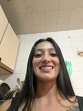 Snapshot of mariiana-diaz chatting on June 20, 4:21 pm mariiana-diaz online show from June 20, 4:21 pm