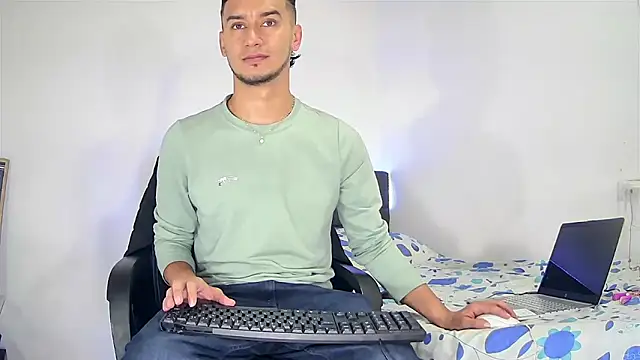 Kevin Torres online show from February 2, 3:44 pm