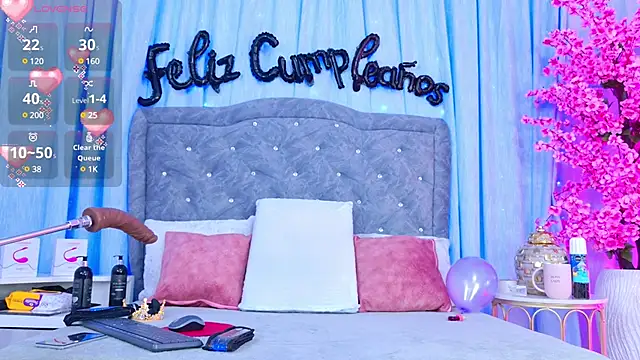 AuraRoss online show from February 3, 7:10 pm