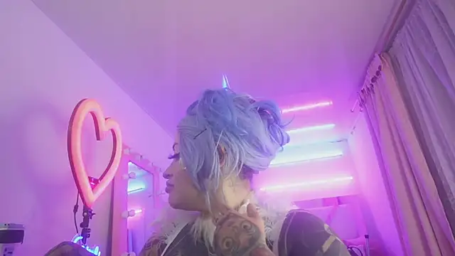 Snapshot of angelacianuro_ chatting on March 6, 7:14 am angelacianuro online show from March 6, 7:14 am