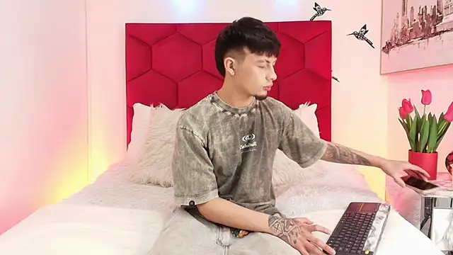 Steev Novoa online show from February 6, 5:34 am