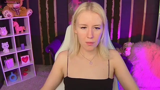 Snapshot of Selenatrend chatting on June 16, 12:19 pm Selenatrend online show from June 16, 12:19 pm