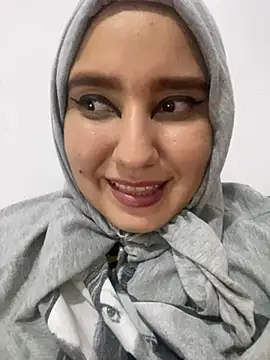 Snapshot of hannahayat chatting on December 12, 3:05 pm hannahayat online show from December 12, 3:05 pm