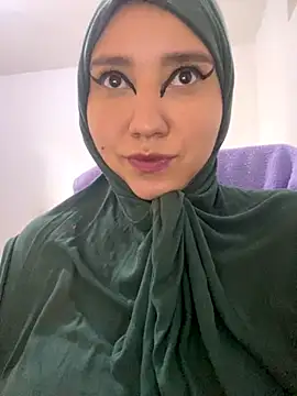 hannahayat online show from December 15, 3:27 pm