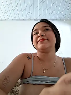 -VICKKY online show from June 10, 7:35 pm