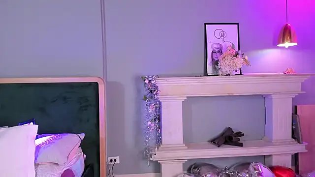 Snapshot of tiffany_becker chatting on February 25, 11:00 pm tiffany becker online show from February 25, 11:00 pm