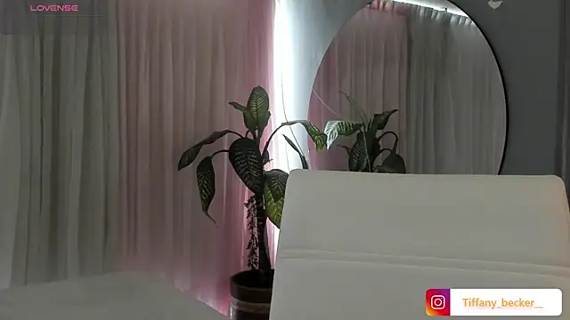 tiffany becker online show from December 1, 12:10 pm