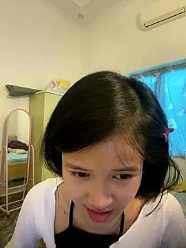 Snapshot of thithi8369 chatting on December 6, 4:47 am thithi8369 online show from December 6, 4:47 am