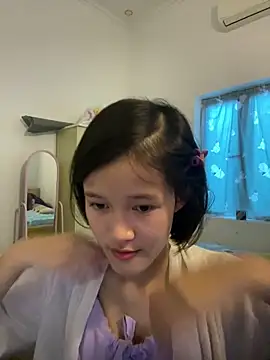 Snapshot of thithi8369 chatting on December 7, 4:42 am thithi8369 online show from December 7, 4:42 am