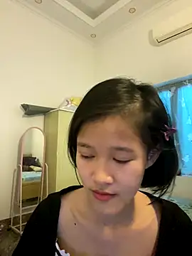 Snapshot of thithi8369 chatting on December 8, 5:50 am thithi8369 online show from December 8, 5:50 am