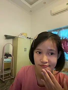 Snapshot of thithi8369 chatting on December 17, 7:18 am thithi8369 online show from December 17, 7:18 am