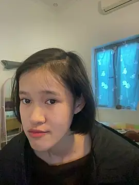 Snapshot of thithi8369 chatting on December 18, 5:37 am thithi8369 online show from December 18, 5:37 am