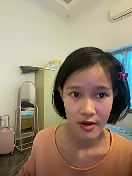 Snapshot of thithi8369 chatting on December 19, 5:40 am thithi8369 online show from December 19, 5:40 am