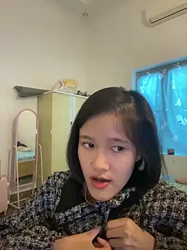 Snapshot of thithi8369 chatting on December 22, 5:45 am thithi8369 online show from December 22, 5:45 am