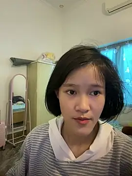 Snapshot of thithi8369 chatting on December 24, 5:49 am thithi8369 online show from December 24, 5:49 am