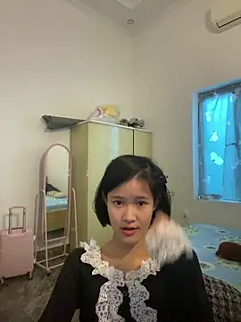 Snapshot of thithi8369 chatting on December 25, 4:22 am thithi8369 online show from December 25, 4:22 am