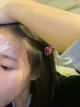 Snapshot of thithi8369 chatting on December 27, 10:16 pm thithi8369 online show from December 27, 10:16 pm