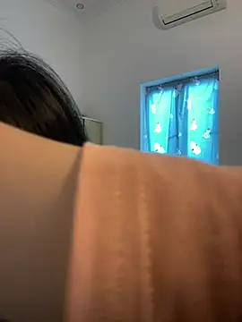 Snapshot of thithi8369 chatting on January 7, 4:39 am thithi8369 online show from January 7, 4:39 am