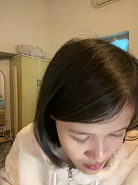 Snapshot of thithi8369 chatting on January 10, 7:04 am thithi8369 online show from January 10, 7:04 am