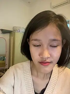 Snapshot of thithi8369 chatting on January 19, 5:37 am thithi8369 online show from January 19, 5:37 am