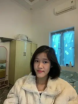 Snapshot of thithi8369 chatting on February 2, 5:42 am thithi8369 online show from February 2, 5:42 am