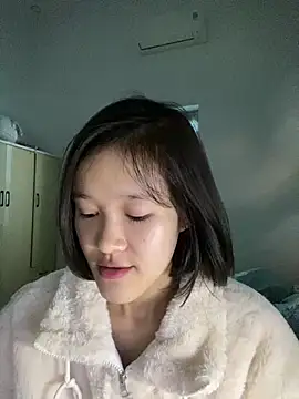 Snapshot of thithi8369 chatting on February 8, 4:25 am thithi8369 online show from February 8, 4:25 am