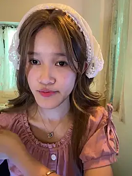 Snapshot of thithi8369 chatting on September 9, 3:50 am thithi8369 online show from September 9, 3:50 am