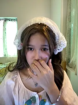 Snapshot of thithi8369 chatting on September 12, 3:39 am thithi8369 online show from September 12, 3:39 am