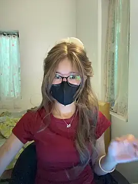 Snapshot of thithi8369 chatting on September 28, 4:07 am thithi8369 online show from September 28, 4:07 am