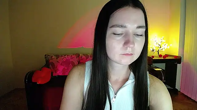Snapshot of Pretty_shy chatting on July 3, 9:32 pm Pretty shy online show from July 3, 9:32 pm