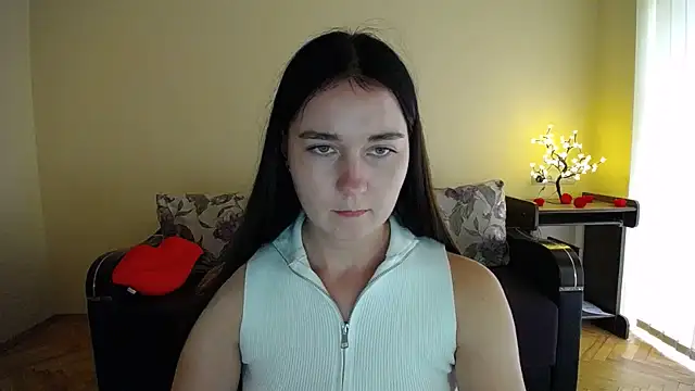 Snapshot of Pretty_shy chatting on July 4, 10:10 am Pretty shy online show from July 4, 10:10 am