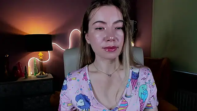 Mia Tasty online show from October 25, 6:32 am