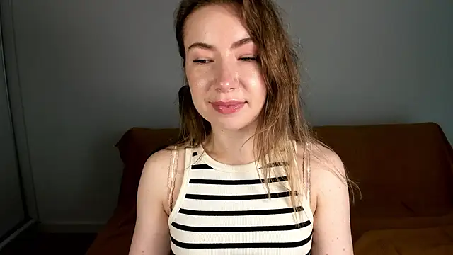 Snapshot of Mia_Tasty chatting on July 7, 7:23 am Mia Tasty online show from July 7, 7:23 am
