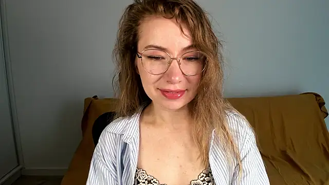 Snapshot of Mia_Tasty chatting on July 16, 6:30 am Mia Tasty online show from July 16, 6:30 am