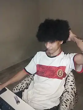 Snapshot of cardrey05 chatting on December 22, 6:43 am cardrey05 online show from December 22, 6:43 am